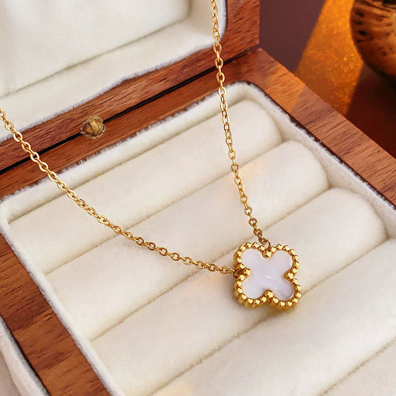 Collar Clover