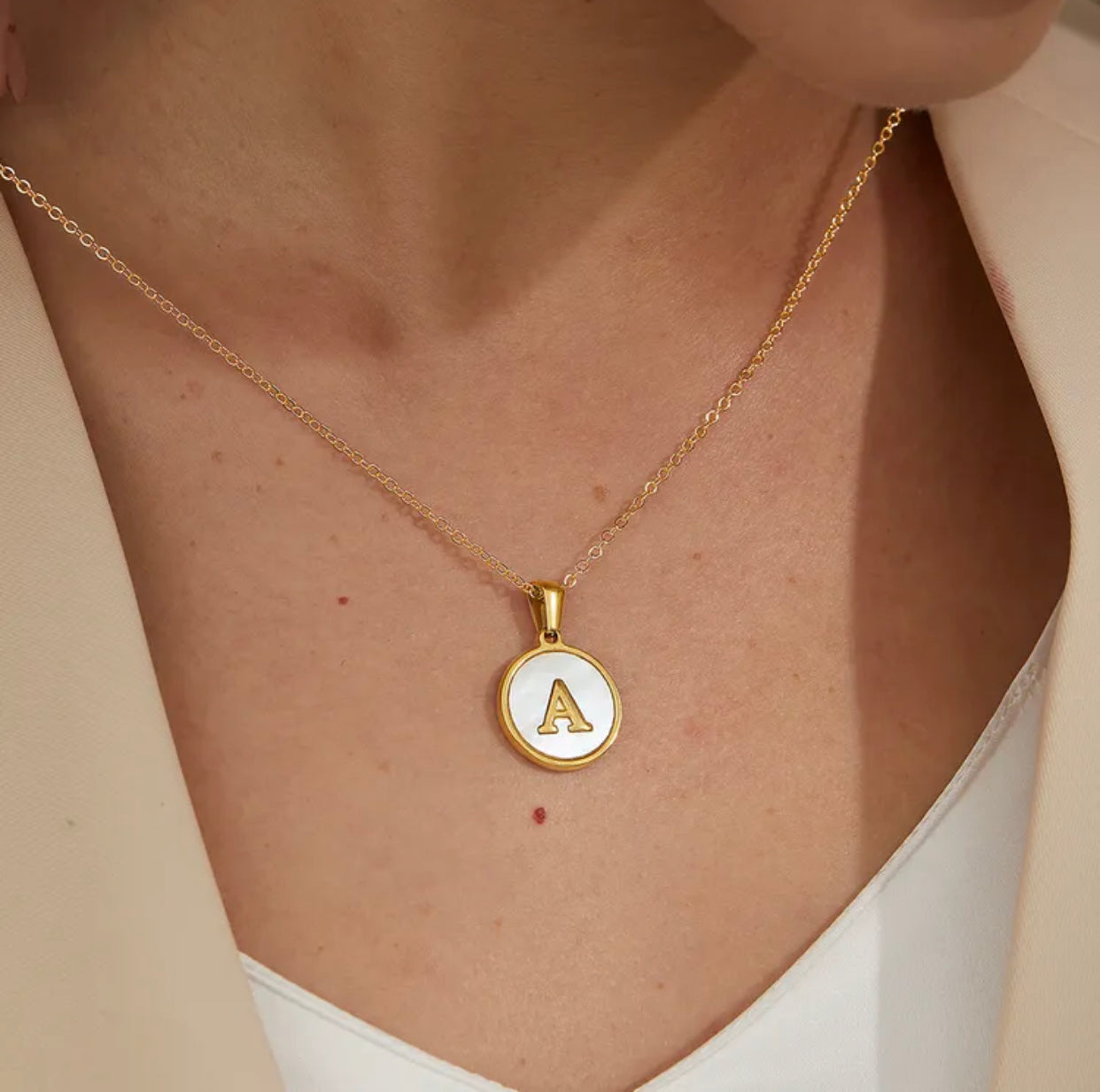 Collar Inicial (Blanca)