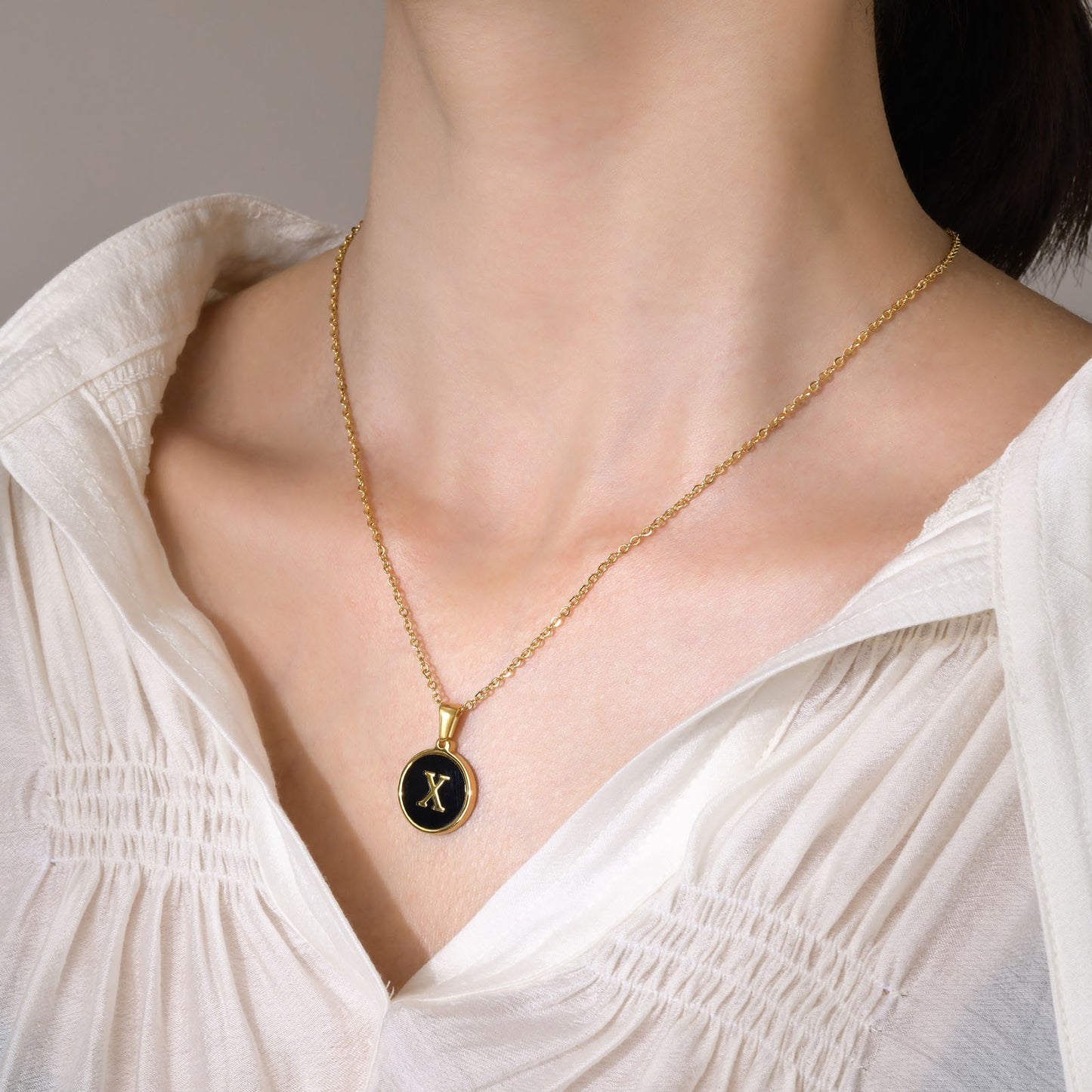 Collar Inicial(Negra)