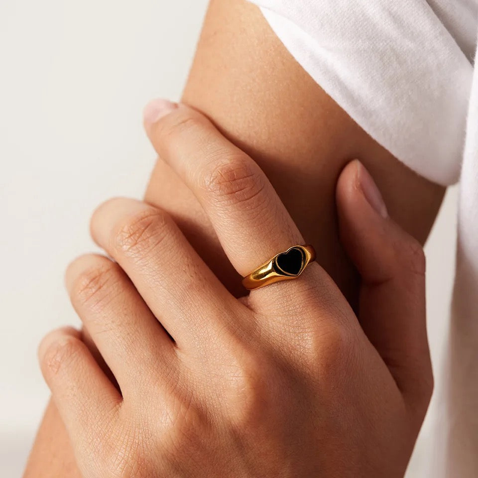 Anillo online corazon negro